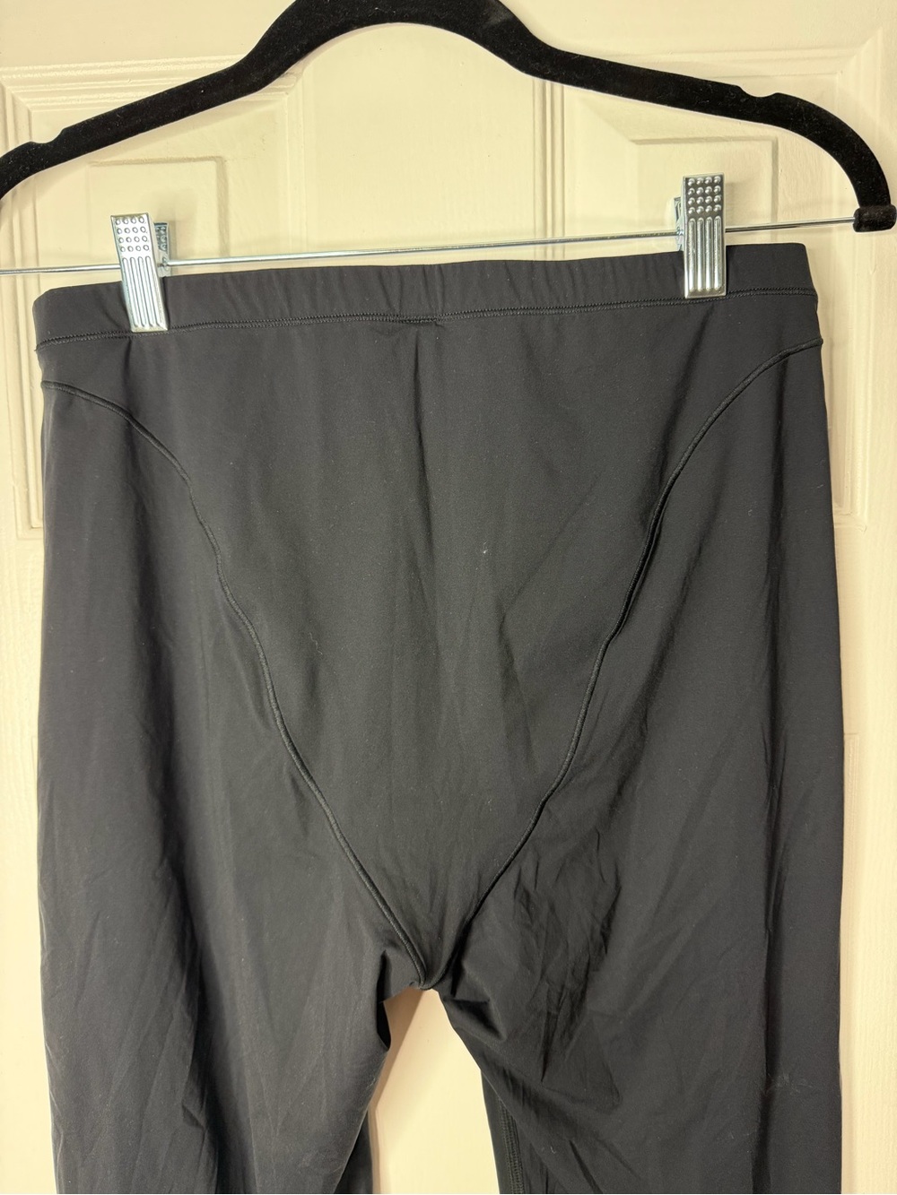 Nike x SKIMS Weightless V-Panel Full Legging in Obsidian - Picture 3 of 7